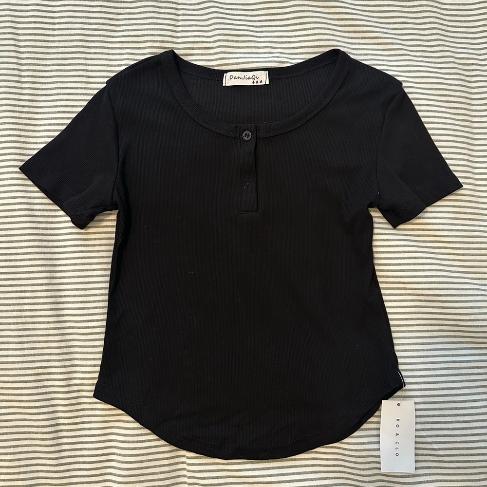 Women's Black Short Sleeve Top